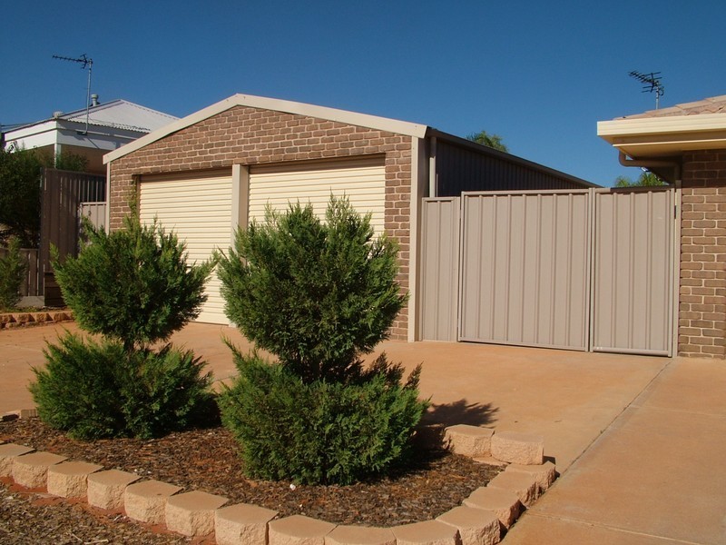 4 COOLIBAH DRIVE, Roxby Downs SA 5725