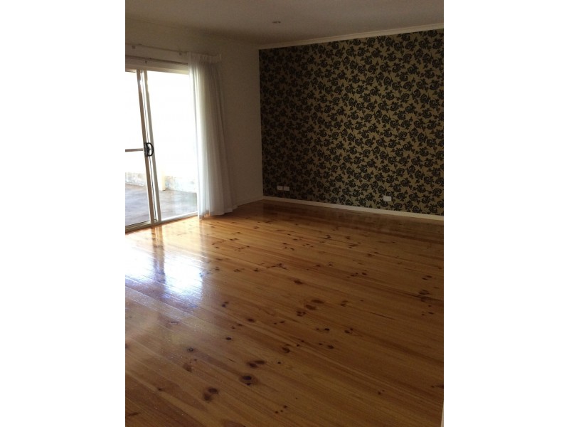 12 Thames Crescent, Salisbury East SA 5109