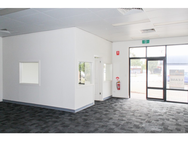 2/2b Morialta Drive, Smithfield SA 5114