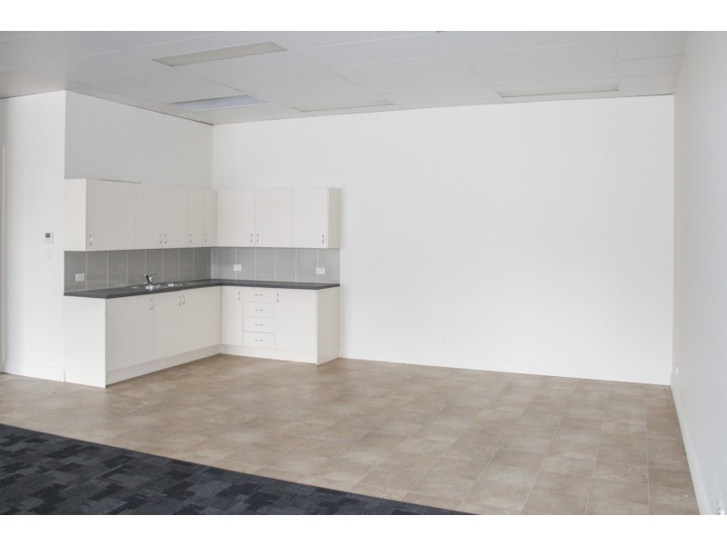 2/2b Morialta Drive, Smithfield SA 5114