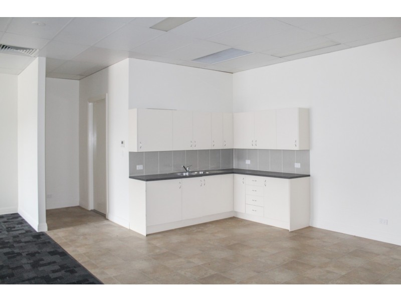 2/2b Morialta Drive, Smithfield SA 5114