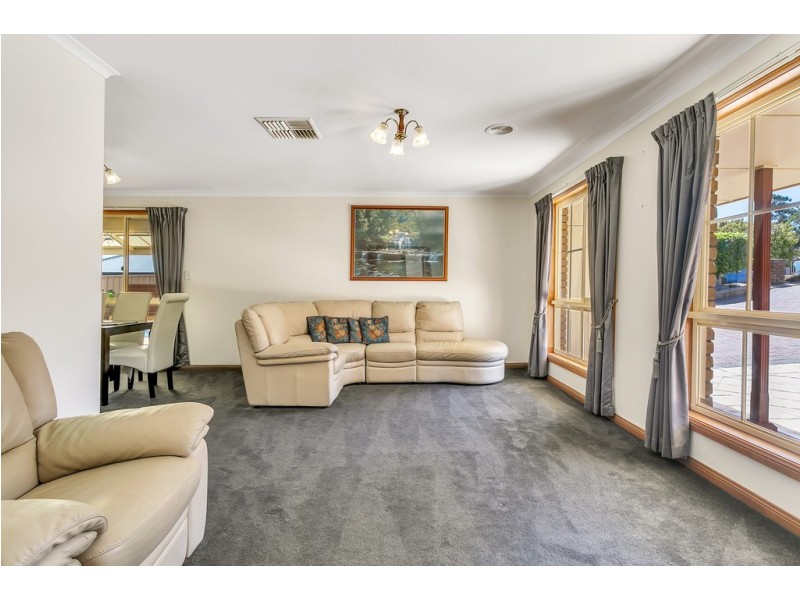 54 Cambridge Terrace, Hillbank SA 5112