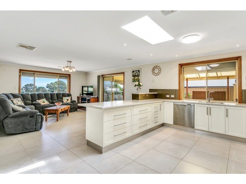 54 Cambridge Terrace, Hillbank SA 5112