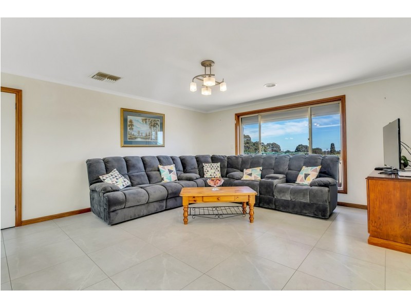 54 Cambridge Terrace, Hillbank SA 5112