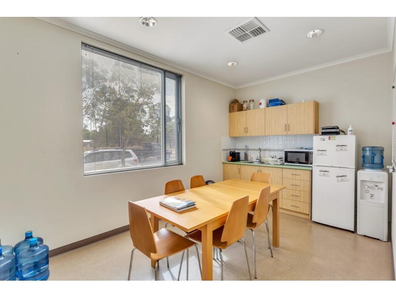 8 Douglas Drive, Mawson Lakes SA 5095