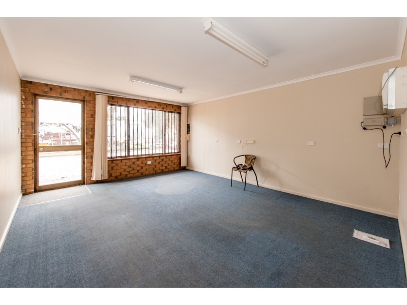 2,14 Lindsay Road, Lonsdale SA 5160