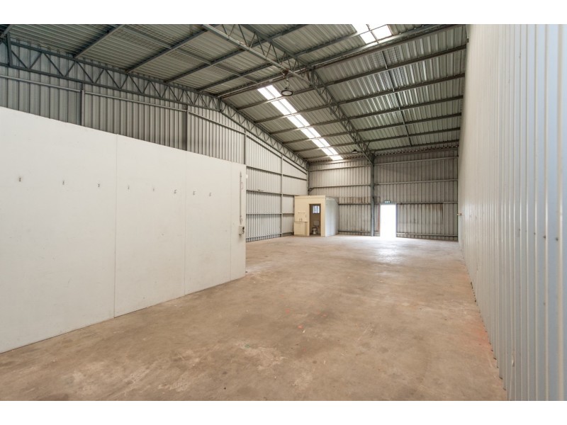 2,14 Lindsay Road, Lonsdale SA 5160