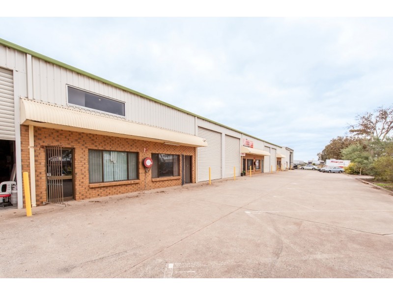 2,14 Lindsay Road, Lonsdale SA 5160