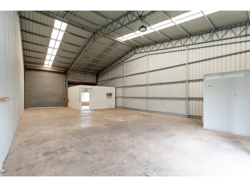 2,14 Lindsay Road, Lonsdale SA 5160