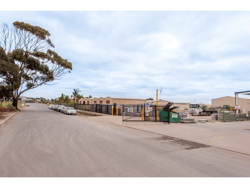 2,14 Lindsay Road, Lonsdale SA 5160