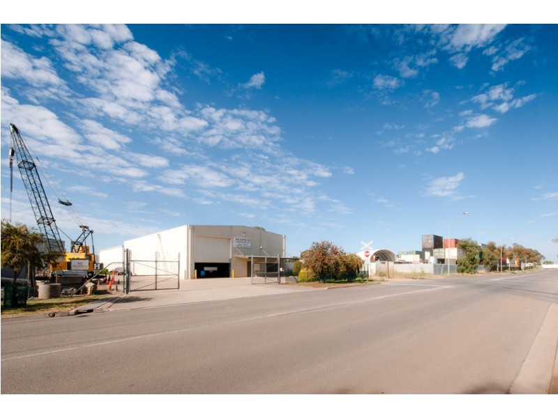 7 Railway Terrace, Wingfield SA 5013