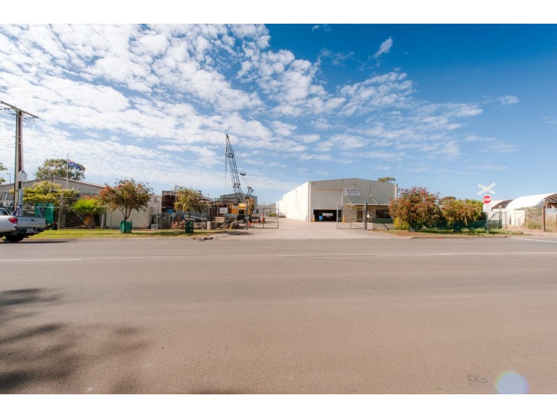 7 Railway Terrace, Wingfield SA 5013