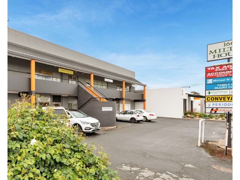 Unit 8,166 Main South  Road, Morphett Vale SA 5162