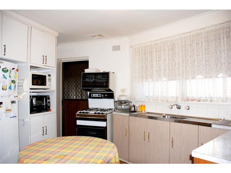 63 Salisbury Avenue, Valley View SA 5093