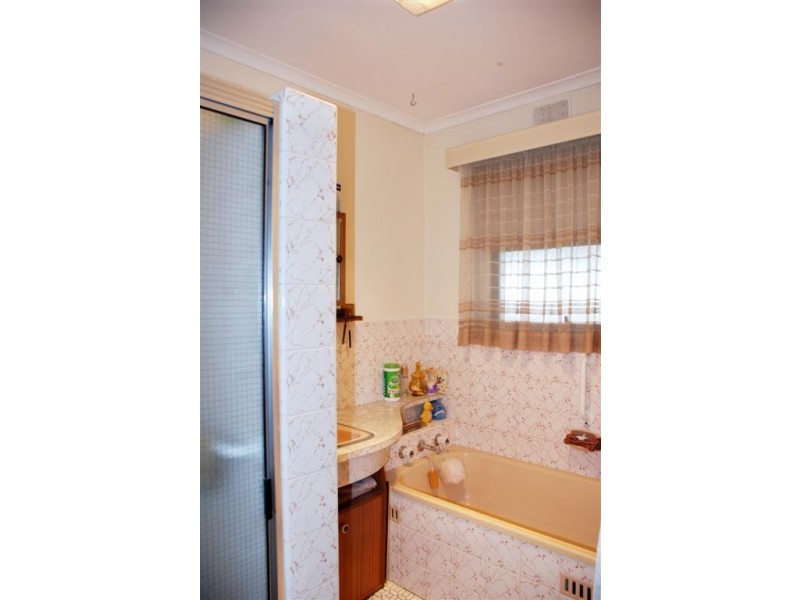 63 Salisbury Avenue, Valley View SA 5093