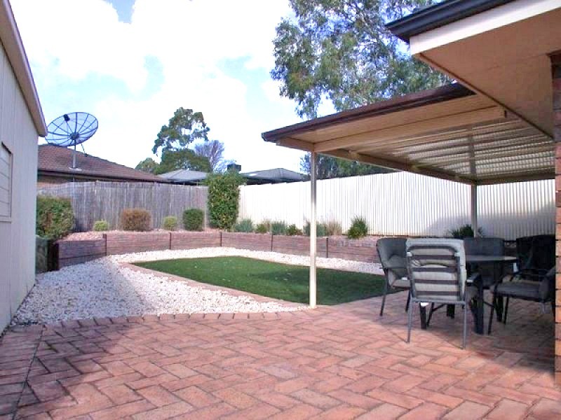 2A Redcraze Street, Aberfoyle Park SA 5159