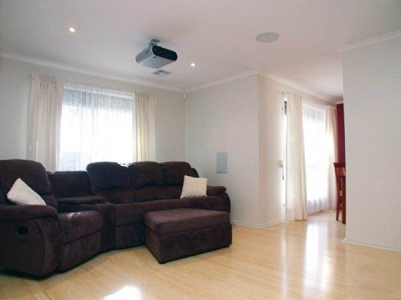 2A Redcraze Street, Aberfoyle Park SA 5159