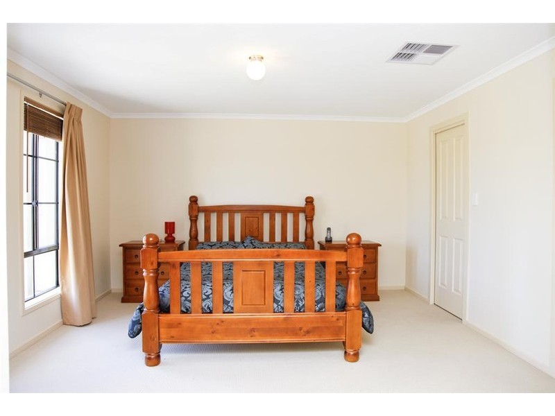 8 Kingston Circuit, Seaford Rise SA 5169