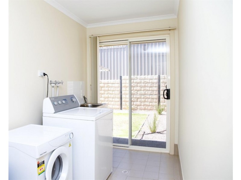 8 Kingston Circuit, Seaford Rise SA 5169