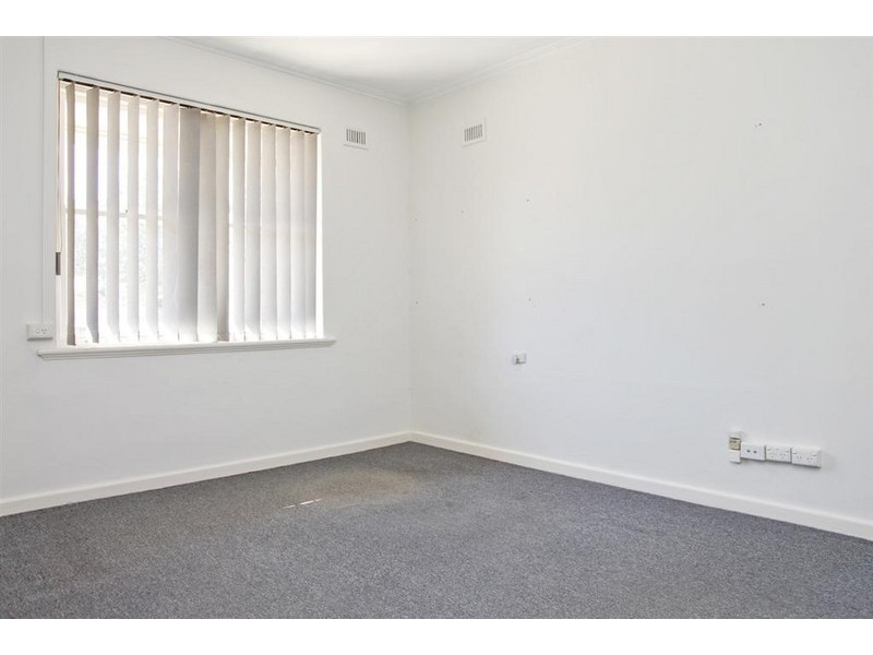 32 Surrey Road, Keswick SA 5035