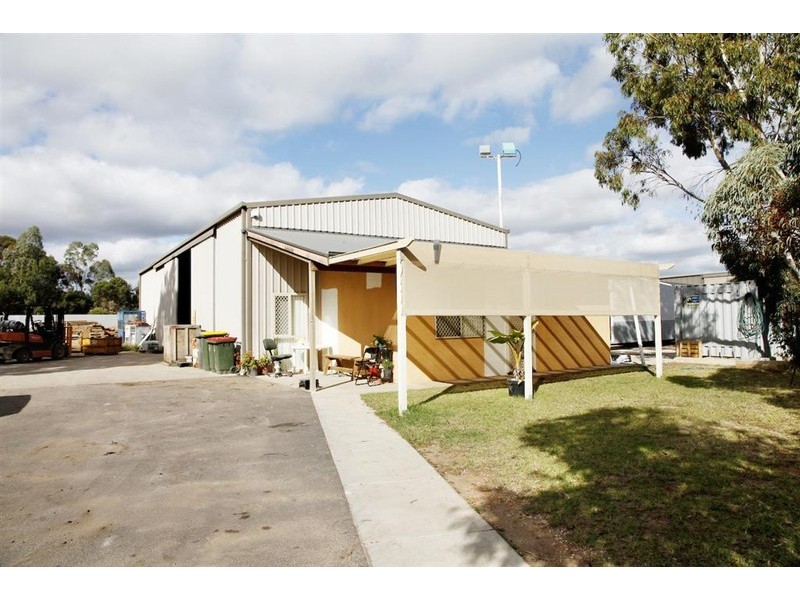 16 Newfield Road, Para Hills West SA 5096