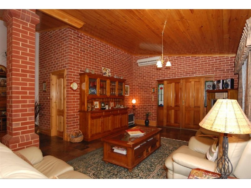 23 Main North Road, Willaston SA 5118