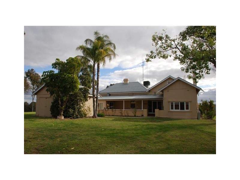 1 Lookout Drive, Paringa SA 5340
