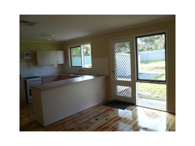 6 Vilna Crescent, Hackham West SA 5163