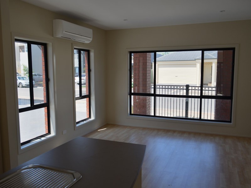 1/20 MacMillan Avenue, Mawson Lakes SA 5095