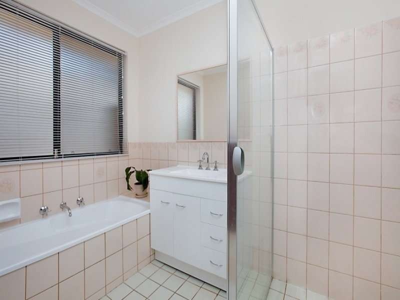 1 Riva Court, Paralowie SA 5108