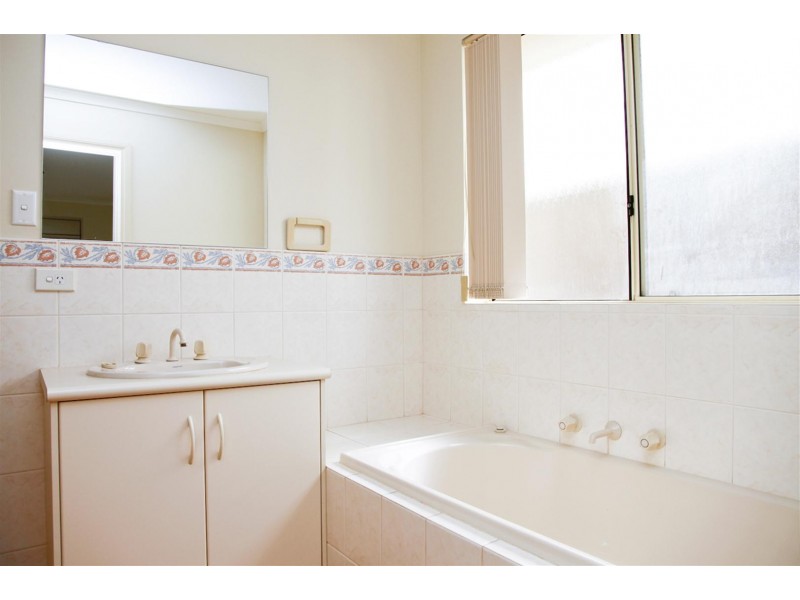 12 Syme Avenue, Seacombe Gardens SA 5047