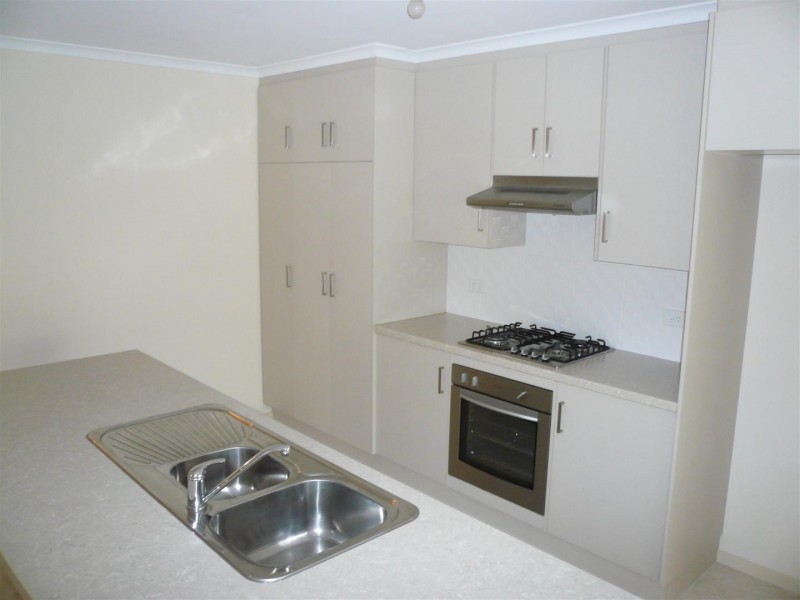 28 White Crescent, Seacombe Gardens SA 5047