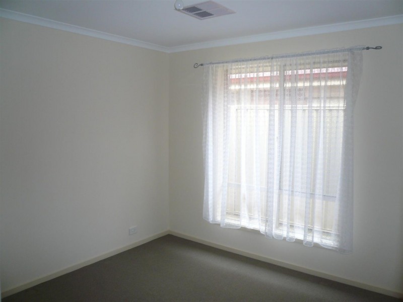 28 White Crescent, Seacombe Gardens SA 5047