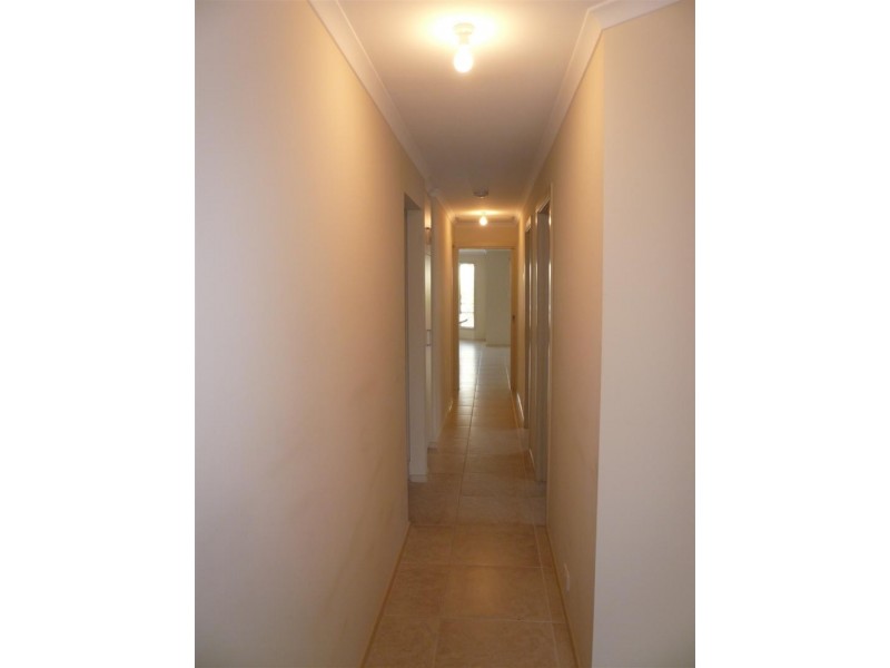 28 White Crescent, Seacombe Gardens SA 5047