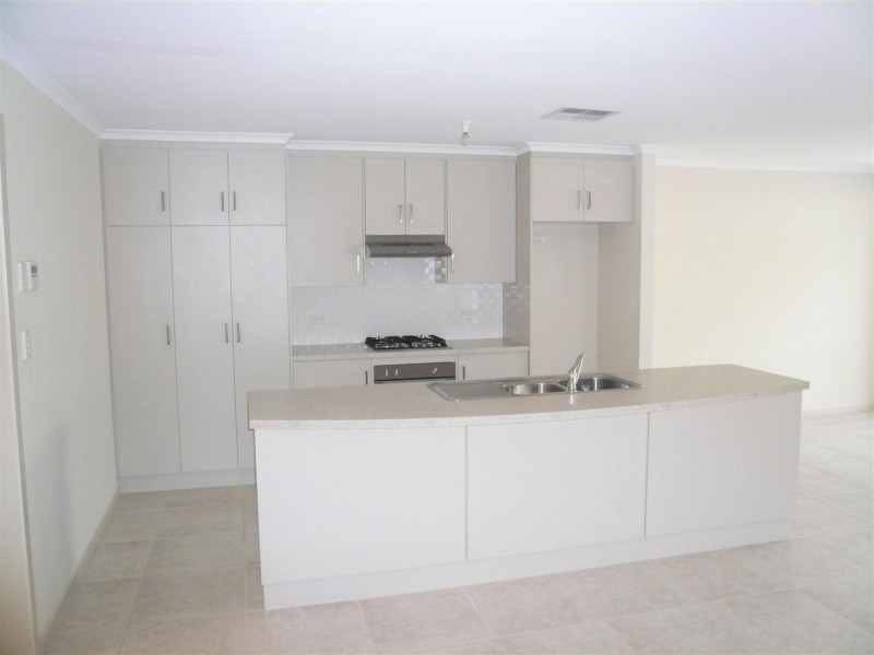 28 White Crescent, Seacombe Gardens SA 5047