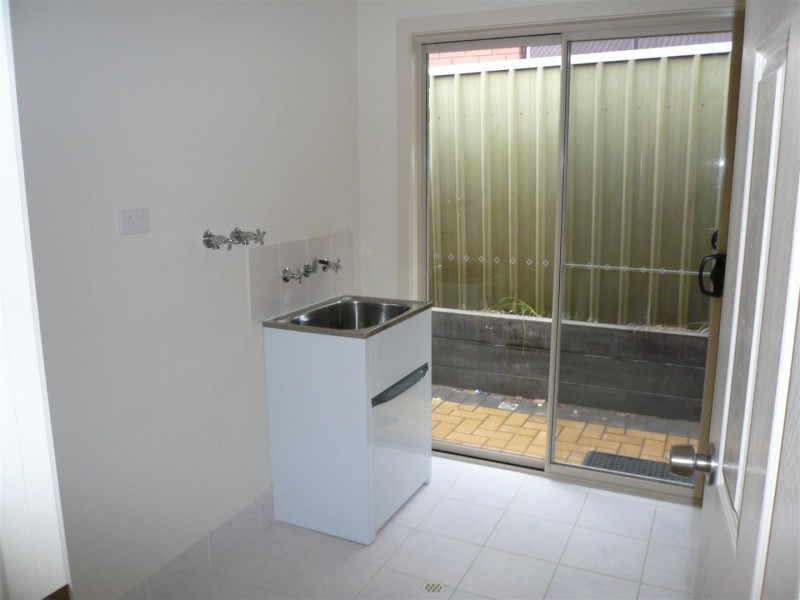 28 White Crescent, Seacombe Gardens SA 5047