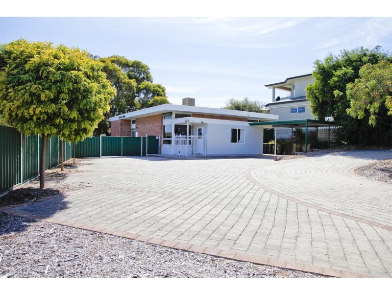 35 Angas Crescent, Marino SA 5049