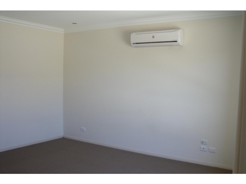 33 Aquamarine Avenue, Aldinga Beach SA 5173