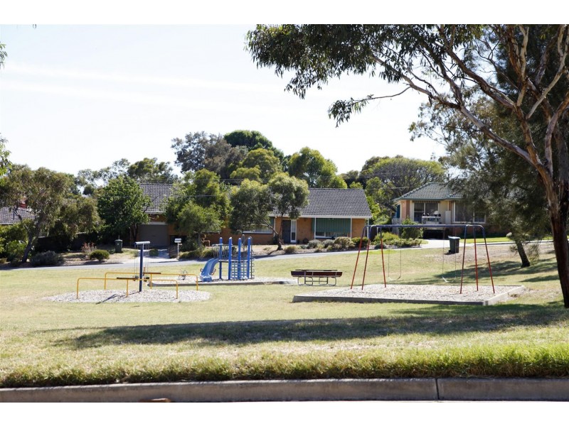 35 Angas Crescent, Marino SA 5049