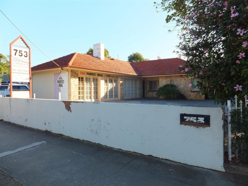 2/753 Port Road, Cnr Hughes St South, Woodville SA 5011