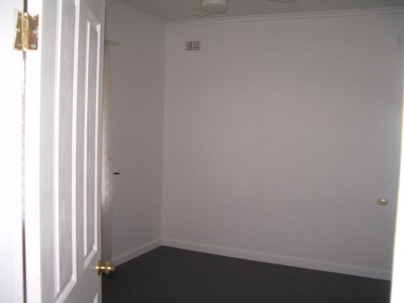 37 Tiparra Avenue, Park Holme SA 5043