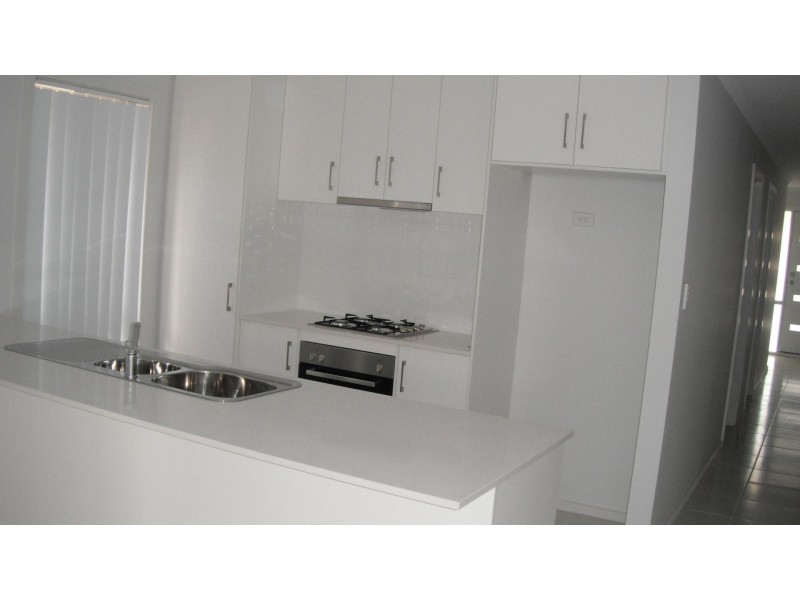 4 Wheelhouse Rd, Seaford Meadows SA 5169