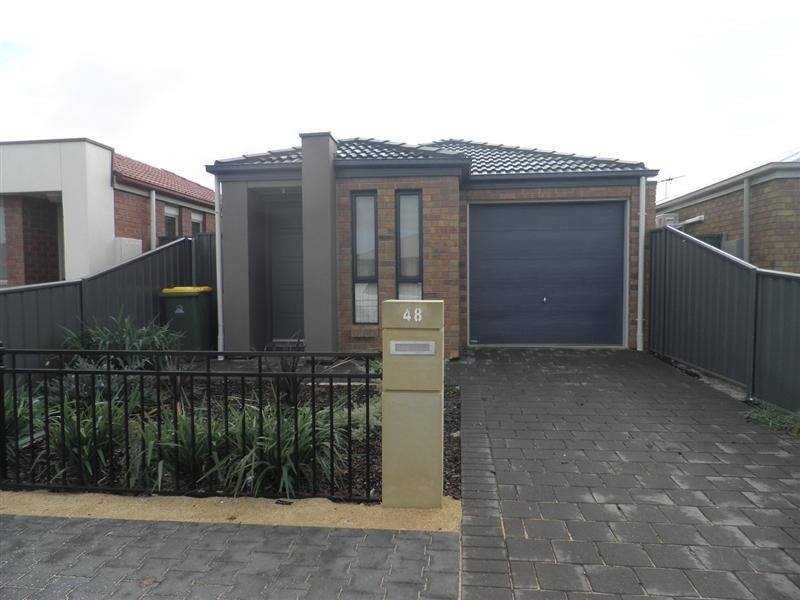 48 St Lawrence Ave, Andrews Farm SA 5114