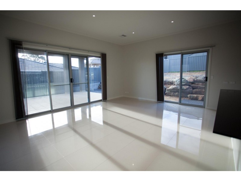 10 Waterhouse Court, Craigburn Farm SA 5051