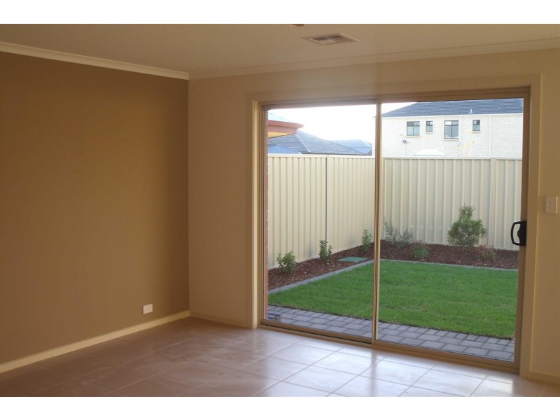 24 Flag Street, Seaford Meadows SA 5169