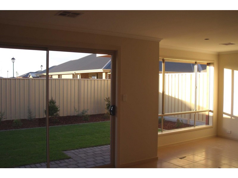 24 Flag Street, Seaford Meadows SA 5169