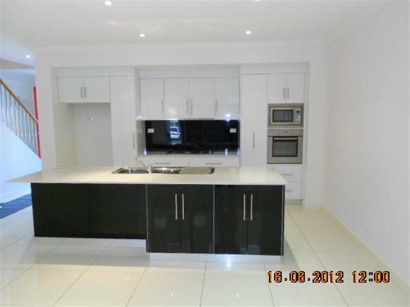 12 Riverside Street, Mawson Lakes SA 5095