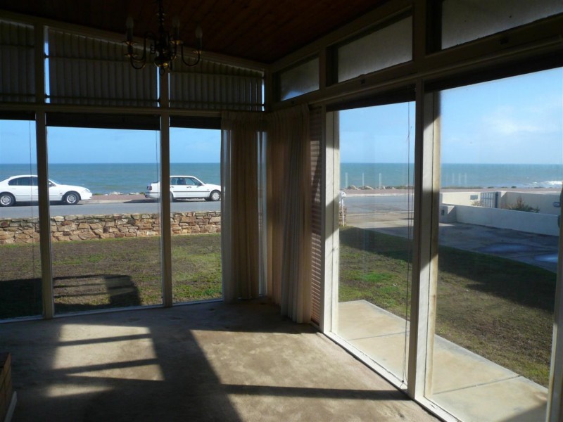 38 North Esplanade, Glenelg North SA 5045