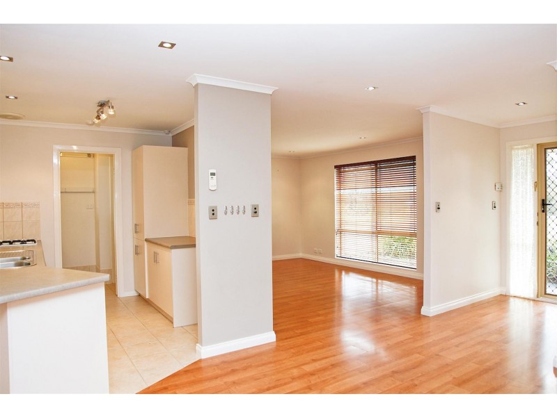 52 Fraser Avenue, Happy Valley SA 5159