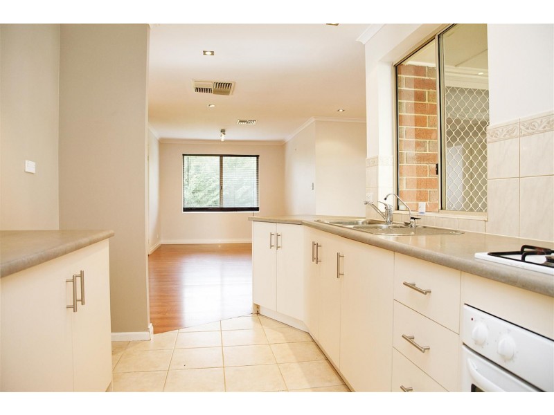 52 Fraser Avenue, Happy Valley SA 5159